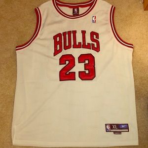 BNWOT Reebok Michael Jordan Chicago Bulls jersey